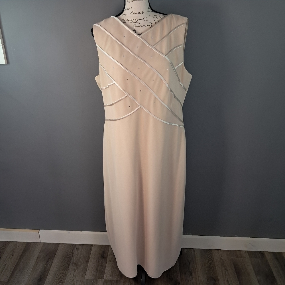 Patra Cream Sleeveless Gown with Beaded Accents